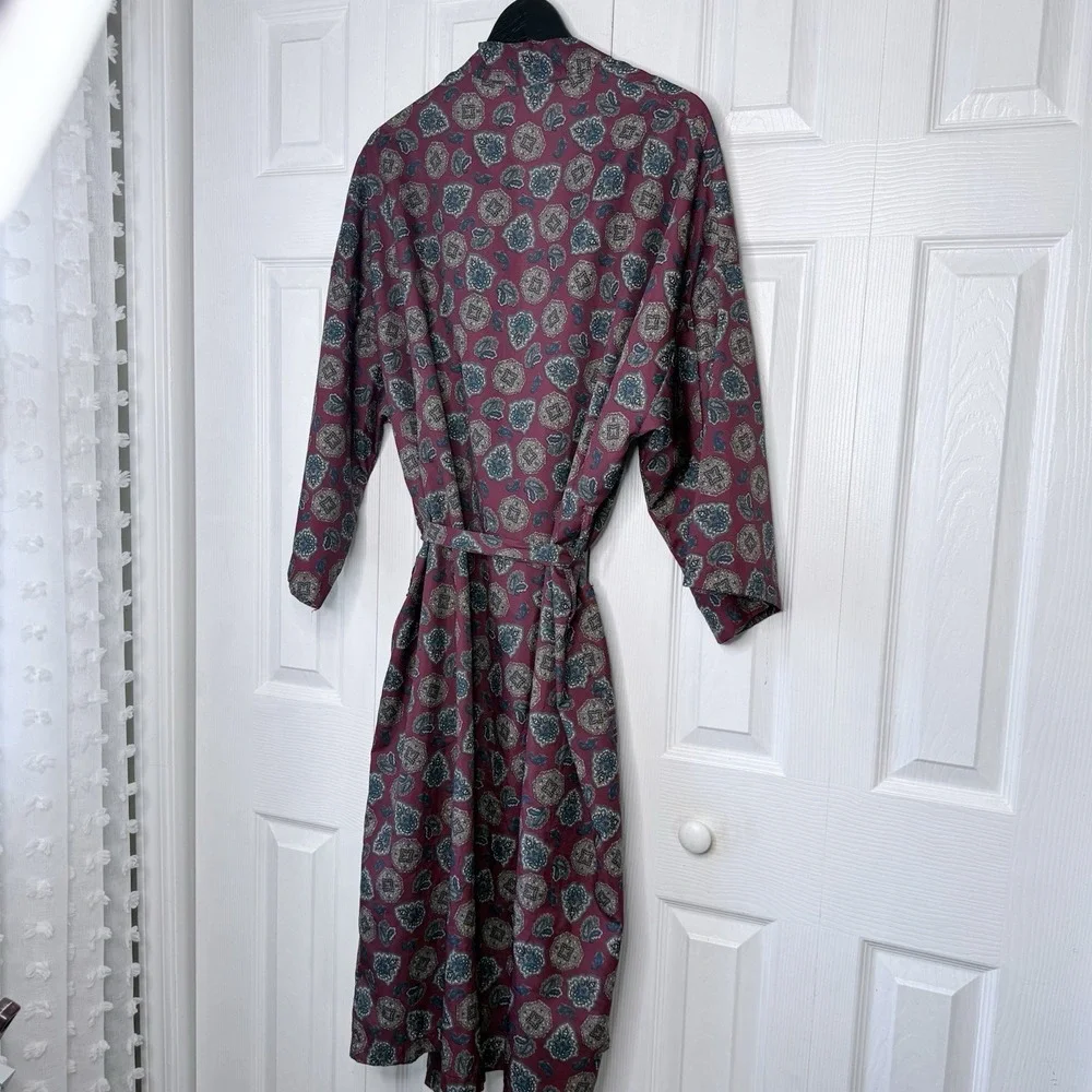 VTG Bill Blass Robe Mens One Size Burgundy Medallion Paisley Satin Lounge USA OS